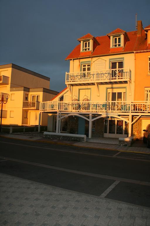 Villa Trémail - La plage au pied de votre chambre Wimereux Esterno foto