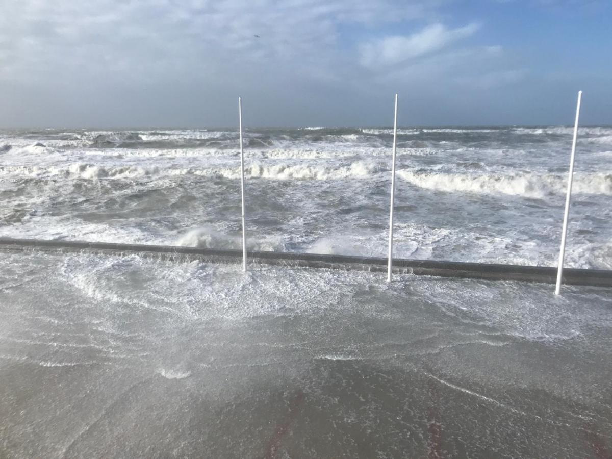 Villa Trémail - La plage au pied de votre chambre Wimereux Esterno foto